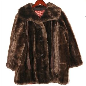 Vintage Grandella II Sportowne Faux Fur Coat